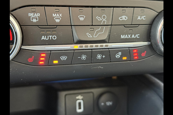 Ford Focus 1.0 EcoBoost Titanium Business 2e Eigenaar|Navi|B&O|Adap Cruise|Stoel+Stuurverw|Clima|Carplay|Camera|Elek Ramen|PDC V+A|Trekhaak|N.A.P|APK tot 03-2028