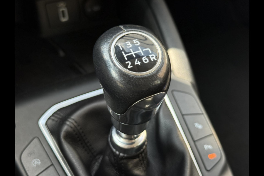 Ford Focus 1.0 EcoBoost Titanium Business 2e Eigenaar|Navi|B&O|Adap Cruise|Stoel+Stuurverw|Clima|Carplay|Camera|Elek Ramen|PDC V+A|Trekhaak|N.A.P|APK tot 03-2028