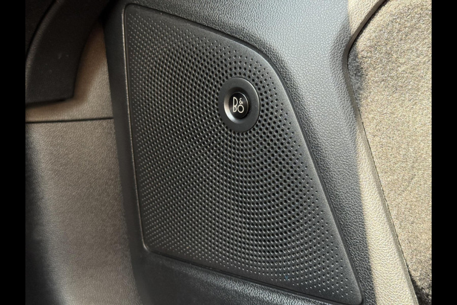 Ford Focus 1.0 EcoBoost Titanium Business 2e Eigenaar|Navi|B&O|Adap Cruise|Stoel+Stuurverw|Clima|Carplay|Camera|Elek Ramen|PDC V+A|Trekhaak|N.A.P|APK tot 03-2028