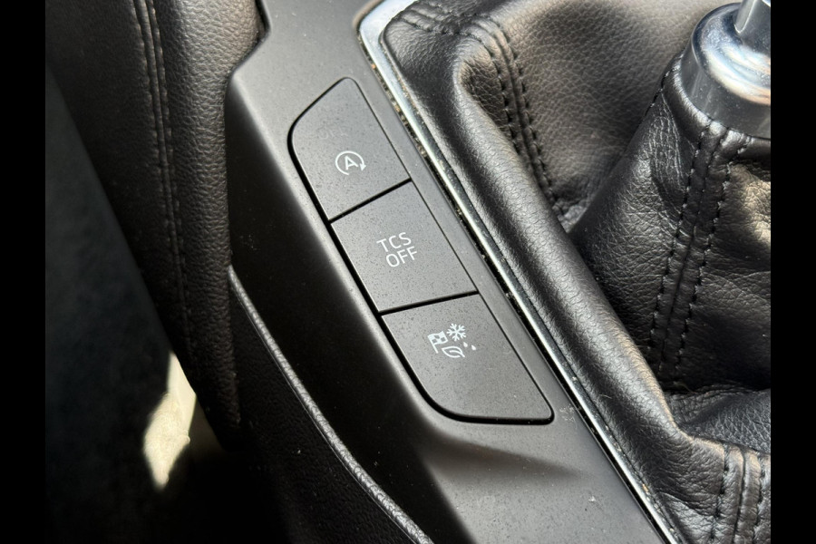 Ford Focus 1.0 EcoBoost Titanium Business 2e Eigenaar|Navi|B&O|Adap Cruise|Stoel+Stuurverw|Clima|Carplay|Camera|Elek Ramen|PDC V+A|Trekhaak|N.A.P|APK tot 03-2028