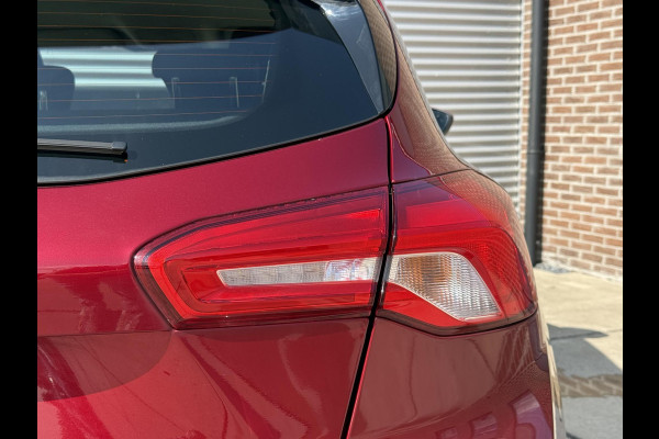 Ford Focus 1.0 EcoBoost Titanium Business 2e Eigenaar|Navi|B&O|Adap Cruise|Stoel+Stuurverw|Clima|Carplay|Camera|Elek Ramen|PDC V+A|Trekhaak|N.A.P|APK tot 03-2028