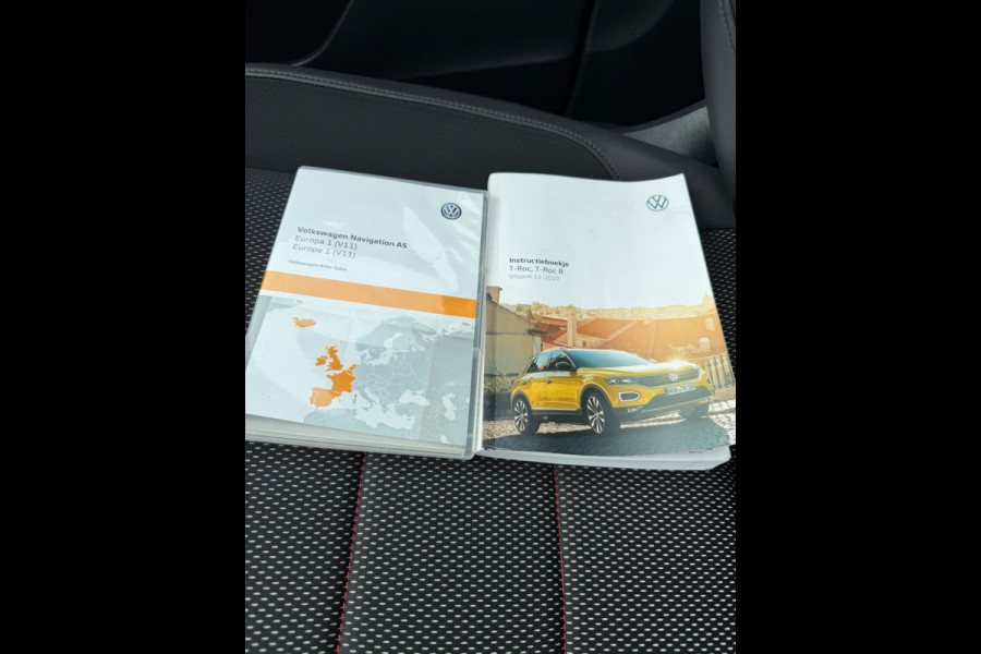Volkswagen T-Roc 1.5 TSI Sport Business R, panoramadak, trekhaak, 1 e eigenaar, NL auto met nap