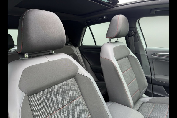 Volkswagen T-Roc 1.5 TSI Sport Business R, panoramadak, trekhaak, 1 e eigenaar, NL auto met nap