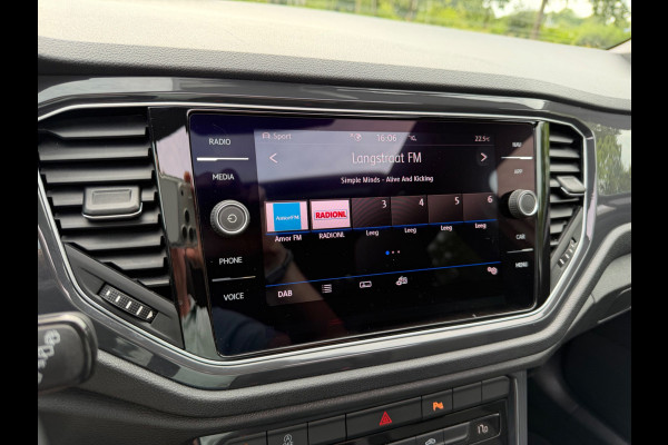 Volkswagen T-Roc 1.5 TSI Sport Business R, panoramadak, trekhaak, 1 e eigenaar, NL auto met nap