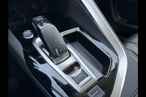 Peugeot 3008 1.2 PureTech AUTOMAAT Allure, achteruitrijcamera, luxe uitvoering, navigatie, cruise controle