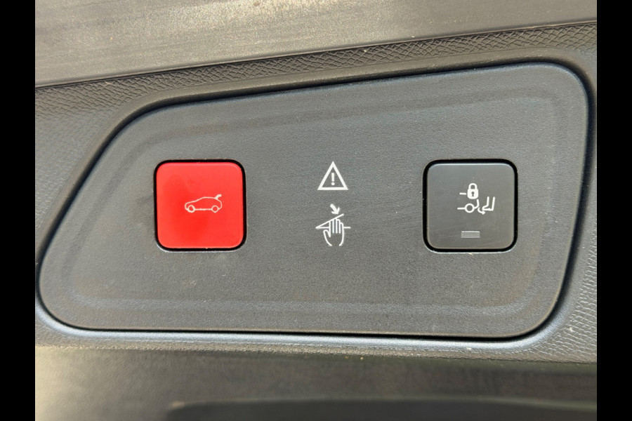 Peugeot 3008 1.2 PureTech AUTOMAAT Allure, achteruitrijcamera, luxe uitvoering, navigatie, cruise controle