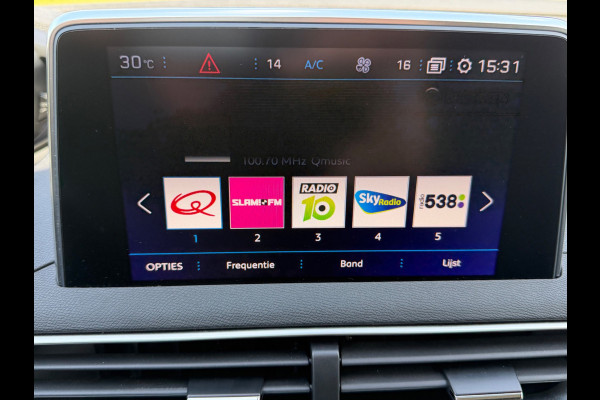 Peugeot 3008 1.2 PureTech AUTOMAAT Allure, achteruitrijcamera, luxe uitvoering, navigatie, cruise controle
