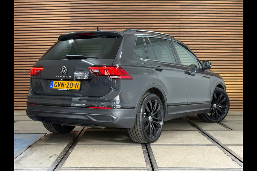 Volkswagen Tiguan 1.4 TSI eHybrid R-Line Business+ | Black Style | Urano Grey | ACC | Massage | CarPlay| Trekhaak | 20 Inch Suzuka