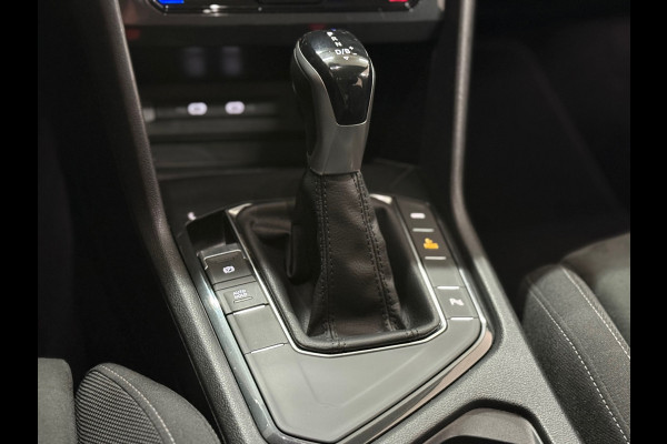 Volkswagen Tiguan 1.4 TSI eHybrid R-Line Business+ | Black Style | Urano Grey | ACC | Massage | CarPlay| Trekhaak | 20 Inch Suzuka