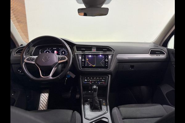 Volkswagen Tiguan 1.4 TSI eHybrid R-Line Business+ | Black Style | Urano Grey | ACC | Massage | CarPlay| Trekhaak | 20 Inch Suzuka