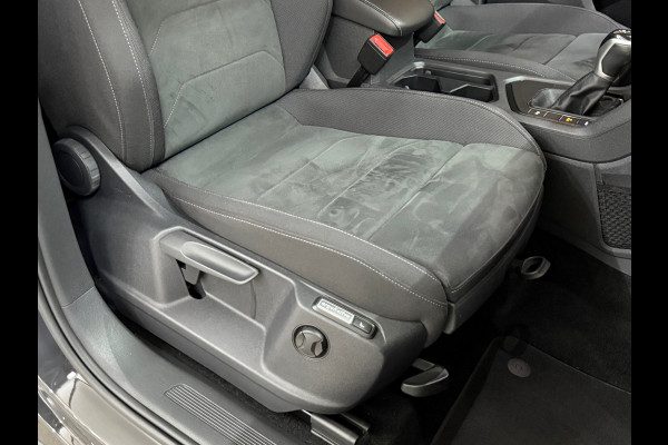 Volkswagen Tiguan 1.4 TSI eHybrid R-Line Business+ | Black Style | Urano Grey | ACC | Massage | CarPlay| Trekhaak | 20 Inch Suzuka
