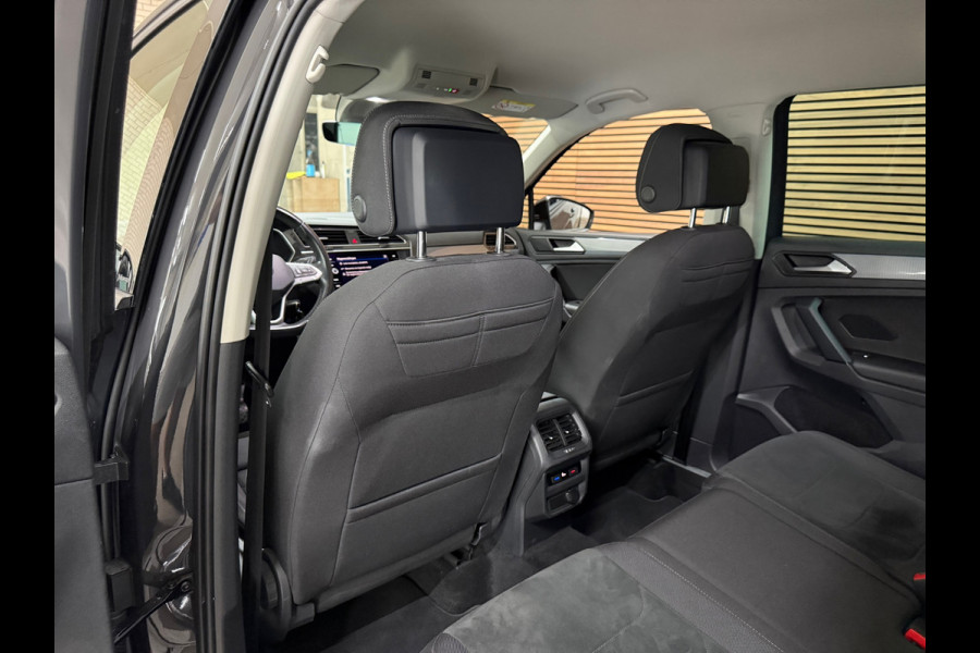 Volkswagen Tiguan 1.4 TSI eHybrid R-Line Business+ | Black Style | Urano Grey | ACC | Massage | CarPlay| Trekhaak | 20 Inch Suzuka