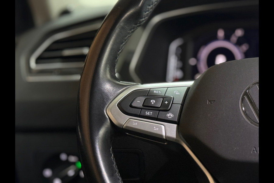 Volkswagen Tiguan 1.4 TSI eHybrid R-Line Business+ | Black Style | Urano Grey | ACC | Massage | CarPlay| Trekhaak | 20 Inch Suzuka