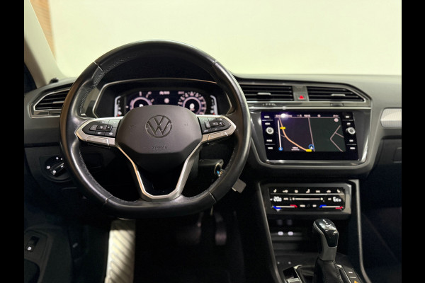 Volkswagen Tiguan 1.4 TSI eHybrid R-Line Business+ | Black Style | Urano Grey | ACC | Massage | CarPlay| Trekhaak | 20 Inch Suzuka