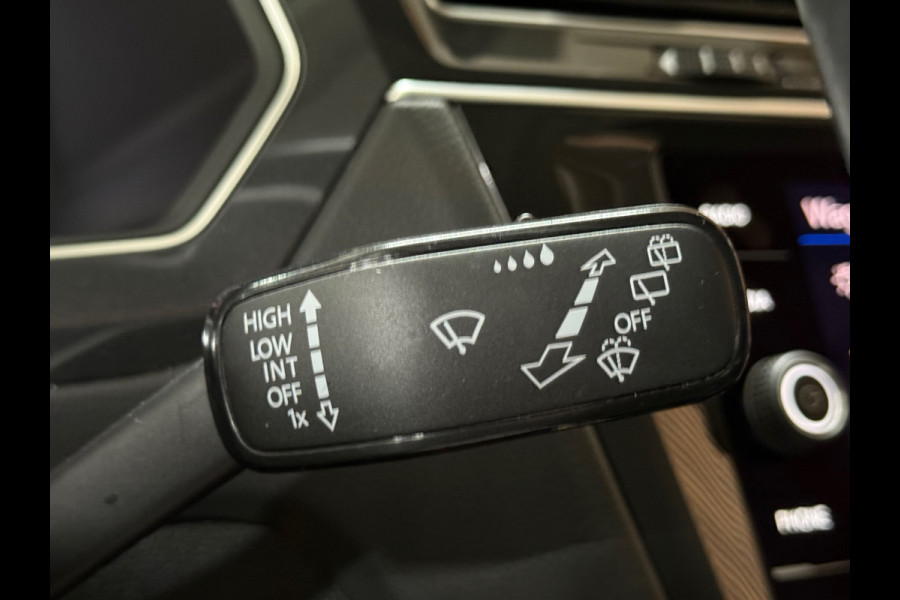 Volkswagen Tiguan 1.4 TSI eHybrid R-Line Business+ | Black Style | Urano Grey | ACC | Massage | CarPlay| Trekhaak | 20 Inch Suzuka