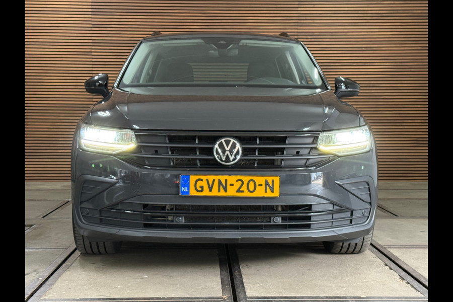 Volkswagen Tiguan 1.4 TSI eHybrid R-Line Business+ | Black Style | Urano Grey | ACC | Massage | CarPlay| Trekhaak | 20 Inch Suzuka