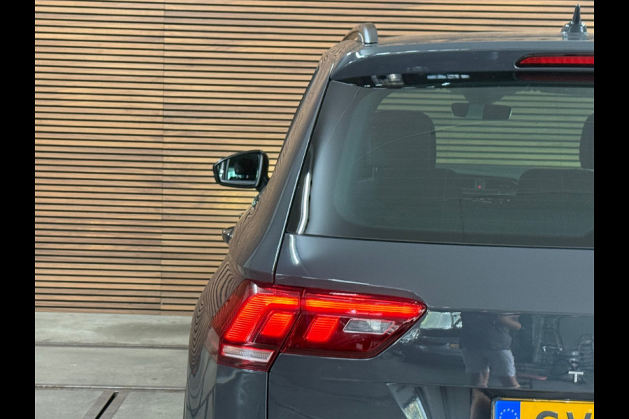 Volkswagen Tiguan 1.4 TSI eHybrid R-Line Business+ | Black Style | Urano Grey | ACC | Massage | CarPlay| Trekhaak | 20 Inch Suzuka