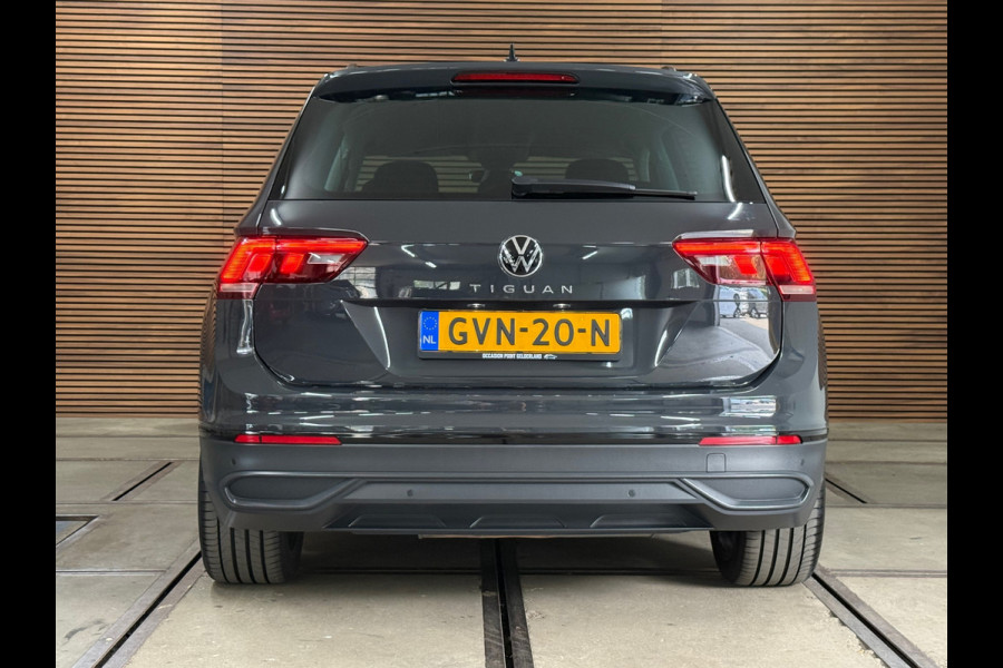 Volkswagen Tiguan 1.4 TSI eHybrid R-Line Business+ | Black Style | Urano Grey | ACC | Massage | CarPlay| Trekhaak | 20 Inch Suzuka