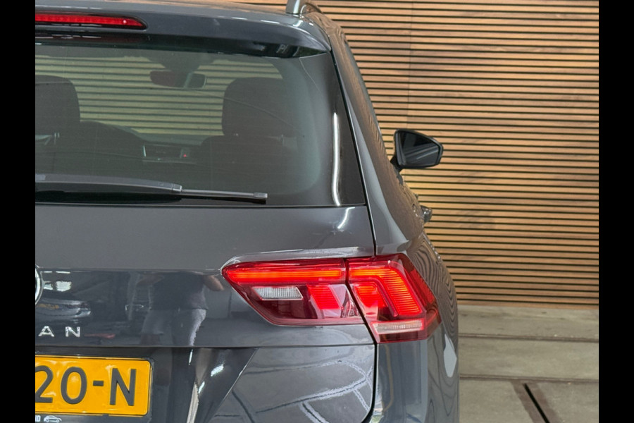 Volkswagen Tiguan 1.4 TSI eHybrid R-Line Business+ | Black Style | Urano Grey | ACC | Massage | CarPlay| Trekhaak | 20 Inch Suzuka