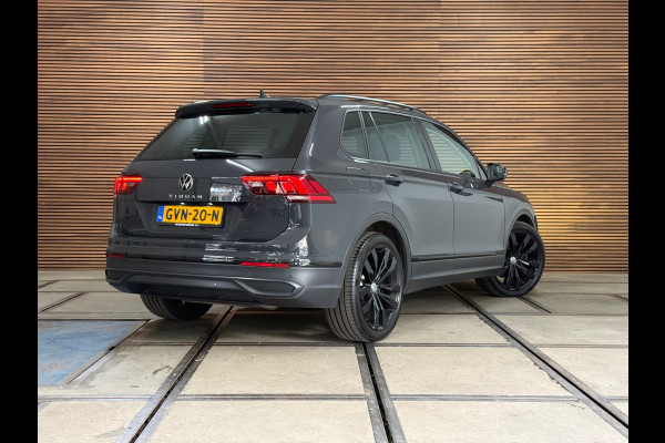 Volkswagen Tiguan 1.4 TSI eHybrid R-Line Business+ | Black Style | Urano Grey | ACC | Massage | CarPlay| Trekhaak | 20 Inch Suzuka