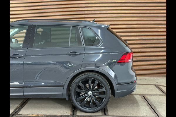 Volkswagen Tiguan 1.4 TSI eHybrid R-Line Business+ | Black Style | Urano Grey | ACC | Massage | CarPlay| Trekhaak | 20 Inch Suzuka