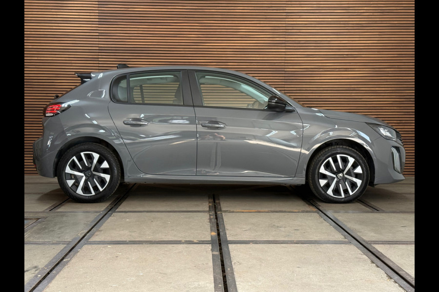 Peugeot 208 1.2 Hybrid 100 e-DCS6 Active | Sellenium Grey | Navi | Cruise Control | LED | CarPlay | PDC | Airco | Stoelverwarming
