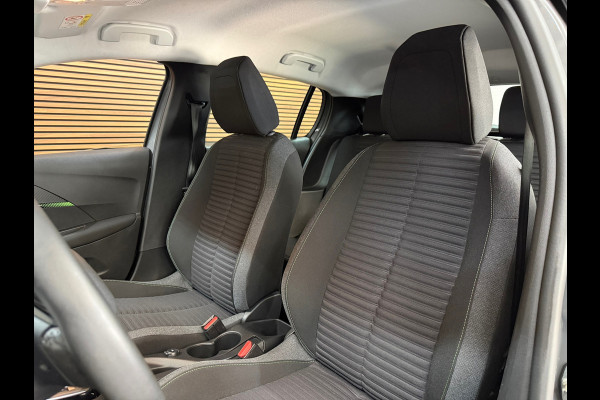 Peugeot 208 1.2 Hybrid 100 e-DCS6 Active | Sellenium Grey | Navi | Cruise Control | LED | CarPlay | PDC | Airco | Stoelverwarming