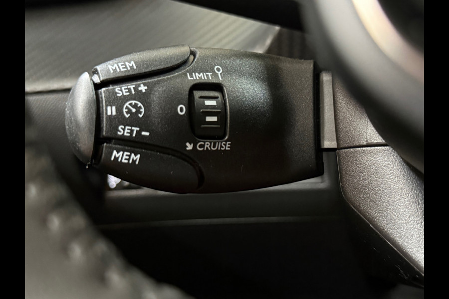 Peugeot 208 1.2 Hybrid 100 e-DCS6 Active | Sellenium Grey | Navi | Cruise Control | LED | CarPlay | PDC | Airco | Stoelverwarming