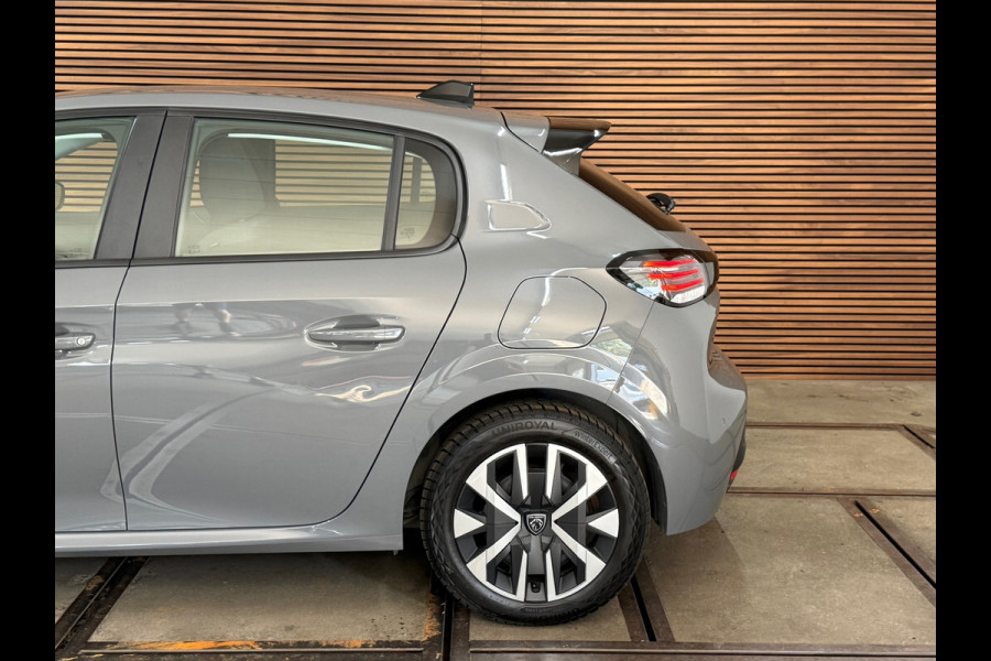 Peugeot 208 1.2 Hybrid 100 e-DCS6 Active | Sellenium Grey | Navi | Cruise Control | LED | CarPlay | PDC | Airco | Stoelverwarming