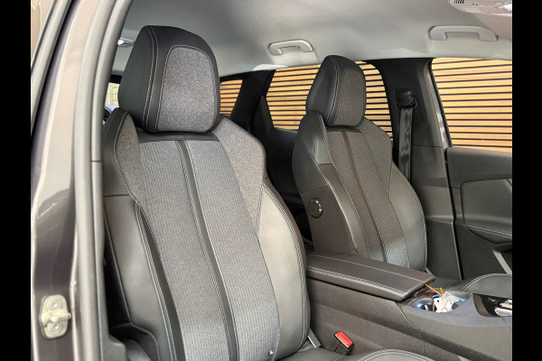 Peugeot 3008 1.2 PureTech Allure Pack | ACC | Keyless | Camera 180° | Trekhaak | Navi | Apple CarPlay & Android Auto | 18 Inch