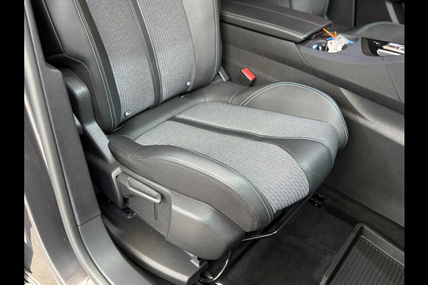 Peugeot 3008 1.2 PureTech Allure Pack | ACC | Keyless | Camera 180° | Trekhaak | Navi | Apple CarPlay & Android Auto | 18 Inch