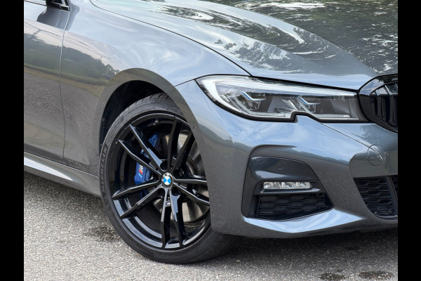 BMW 3-serie 330e High Executive M- Sport, panoramadak, lazer led, afn. Trekhaak 360 camera, headup display,,adaptief cruise,