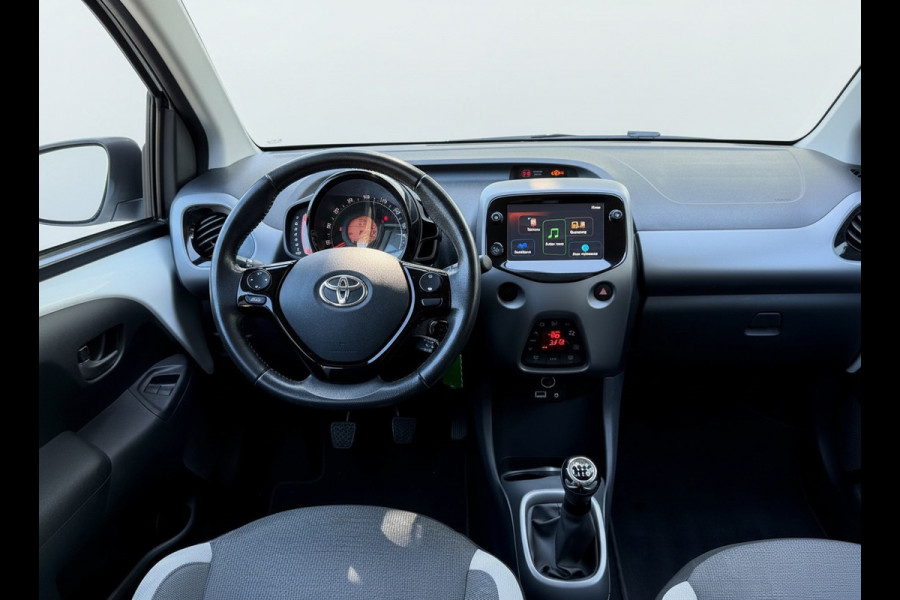Toyota Aygo 1.0 VVT-i x-joy, achteruitrijcamera,carplay,dab, climaat controle, 1 e eigenaar, NL auto met nationale auto pas
