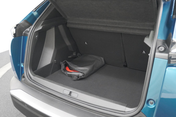 Peugeot e-2008 EV Allure 54 kWh | SOH 97,7% | 11 KW Lader | Apple Carplay | Parkeersensoren
