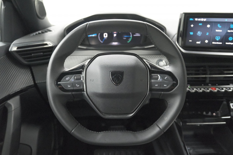 Peugeot e-2008 EV Allure 54 kWh | SOH 97,7% | 11 KW Lader | Apple Carplay | Parkeersensoren