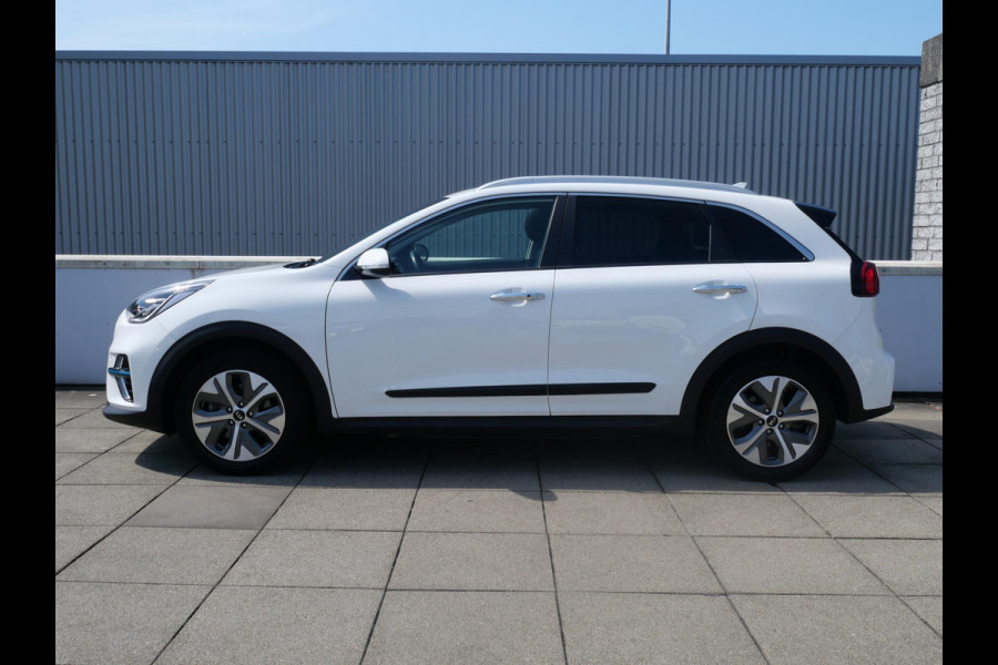 Kia e-Niro ExecutiveLine 64 kWh | 3Fase | Stoel Verkoeling | Schuif/Kantel dak | Elek. Stoelen |