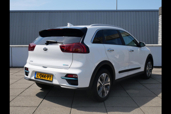 Kia e-Niro ExecutiveLine 64 kWh | 3Fase | Stoel Verkoeling | Schuif/Kantel dak | Elek. Stoelen |