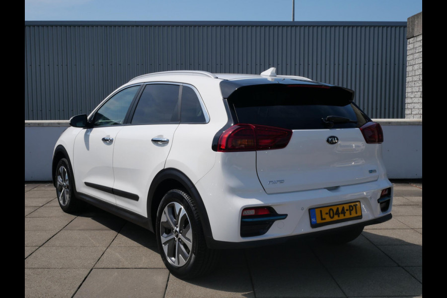 Kia e-Niro ExecutiveLine 64 kWh | 3Fase | Stoel Verkoeling | Schuif/Kantel dak | Elek. Stoelen |