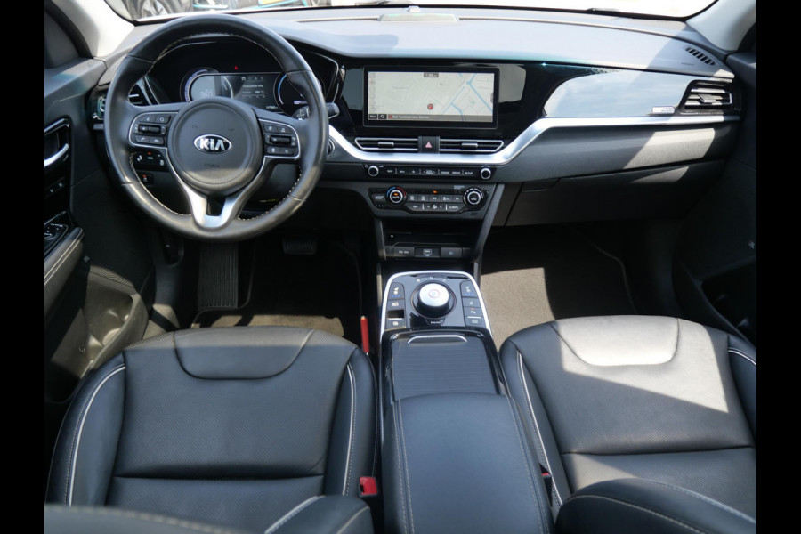 Kia e-Niro ExecutiveLine 64 kWh | 3Fase | Stoel Verkoeling | Schuif/Kantel dak | Elek. Stoelen |