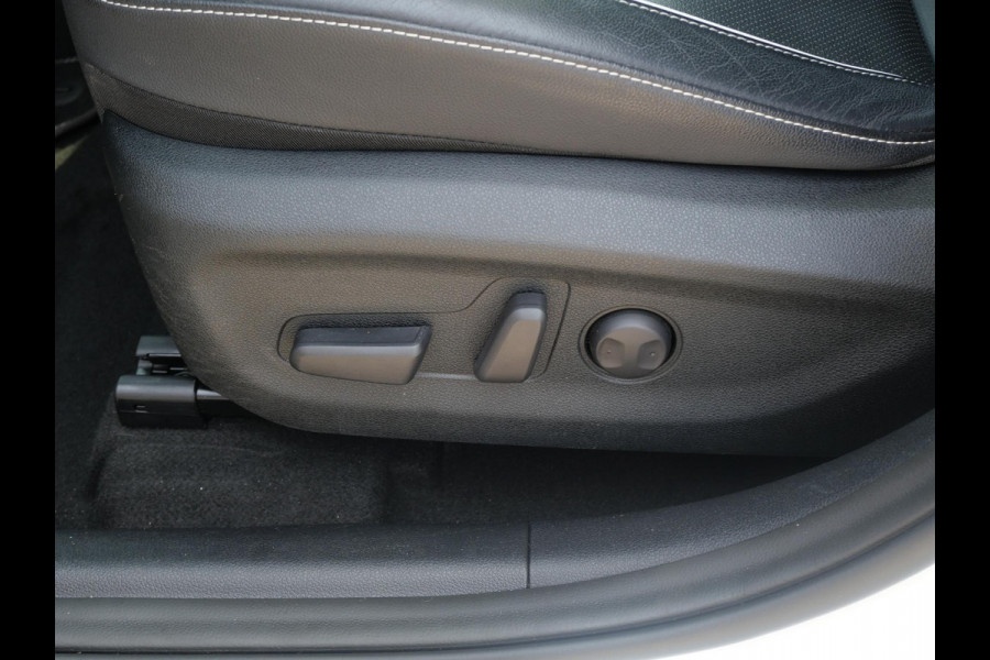 Kia e-Niro ExecutiveLine 64 kWh | 3Fase | Stoel Verkoeling | Schuif/Kantel dak | Elek. Stoelen |