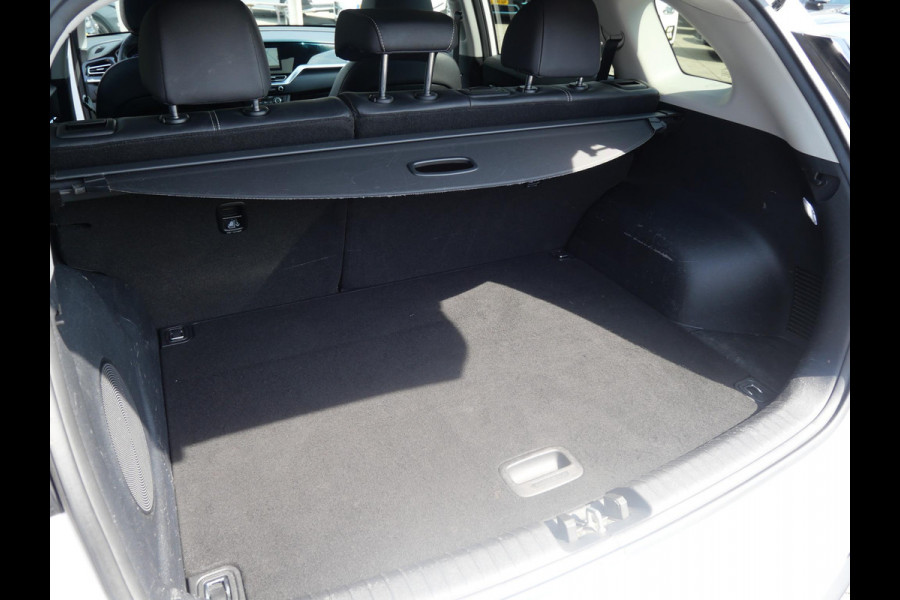 Kia e-Niro ExecutiveLine 64 kWh | 3Fase | Stoel Verkoeling | Schuif/Kantel dak | Elek. Stoelen |