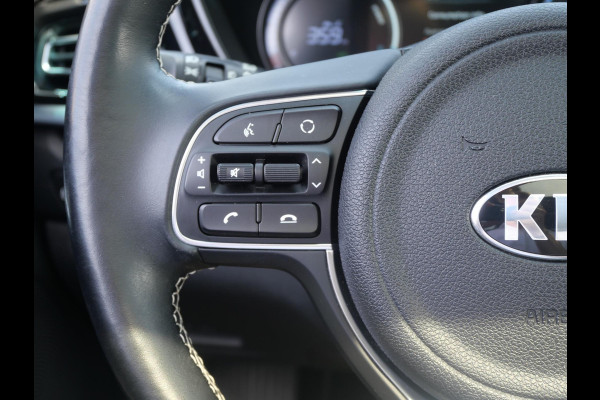 Kia e-Niro ExecutiveLine 64 kWh | 3Fase | Stoel Verkoeling | Schuif/Kantel dak | Elek. Stoelen |
