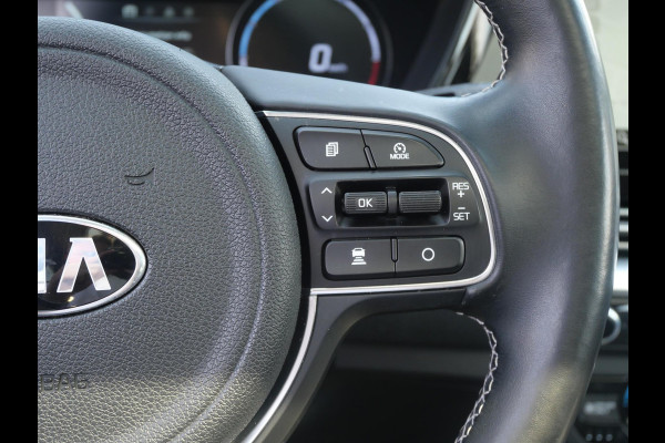 Kia e-Niro ExecutiveLine 64 kWh | 3Fase | Stoel Verkoeling | Schuif/Kantel dak | Elek. Stoelen |