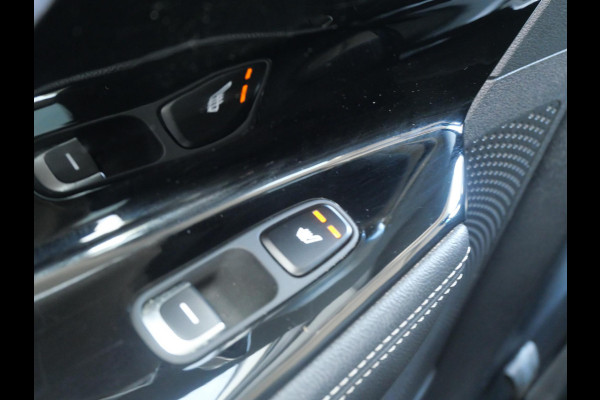 Kia e-Niro ExecutiveLine 64 kWh | 3Fase | Stoel Verkoeling | Schuif/Kantel dak | Elek. Stoelen |