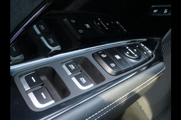 Kia e-Niro ExecutiveLine 64 kWh | 3Fase | Stoel Verkoeling | Schuif/Kantel dak | Elek. Stoelen |