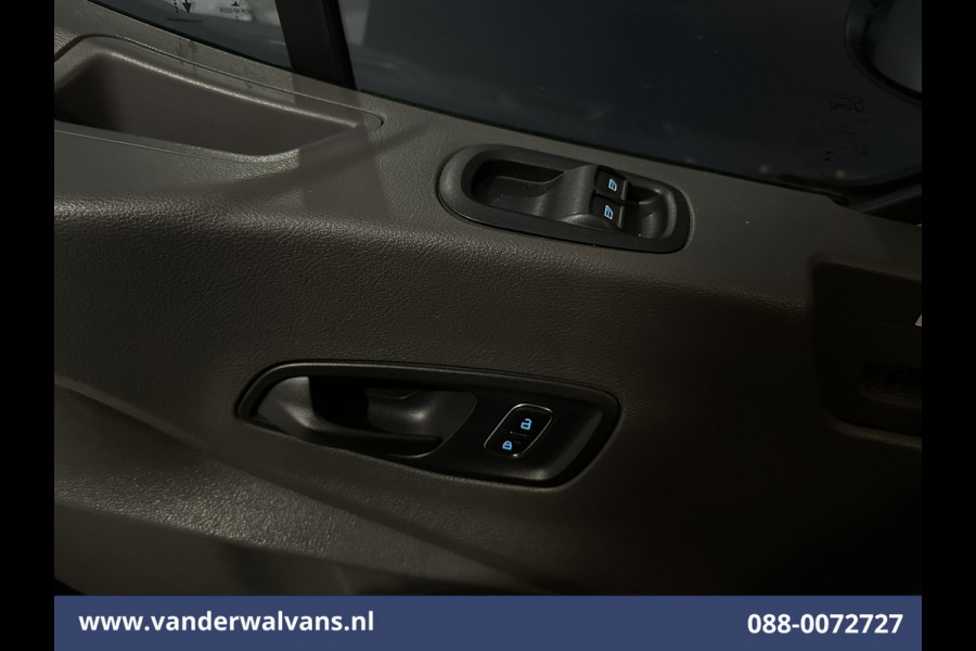 Ford Transit 2.0 TDCI 130pk Bakwagen Laadklep Euro6 Airco | Cruisecontrol | Verwarmde Voorruit | 1040 kg laadvermogen Bijrijdersbank
