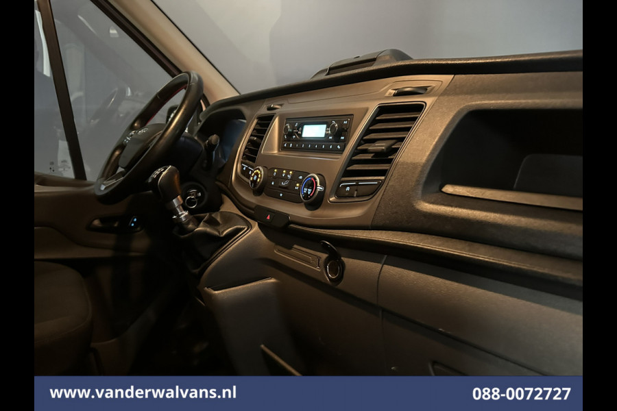 Ford Transit 2.0 TDCI 130pk Bakwagen Laadklep Euro6 Airco | Cruisecontrol | Verwarmde Voorruit | 1040 kg laadvermogen Bijrijdersbank