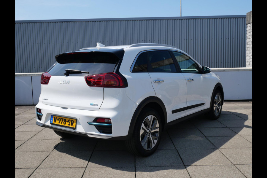 Kia e-Niro Edition 64 kWh | 3Fase | Stoel/Stuur Verwarming | Navi | Adaptief | Carplay |
