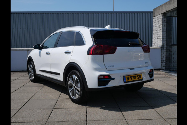 Kia e-Niro Edition 64 kWh | 3Fase | Stoel/Stuur Verwarming | Navi | Adaptief | Carplay |
