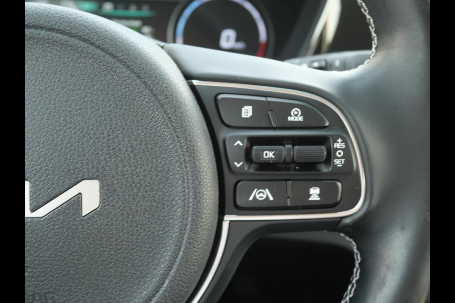 Kia e-Niro Edition 64 kWh | 3Fase | Stoel/Stuur Verwarming | Navi | Adaptief | Carplay |